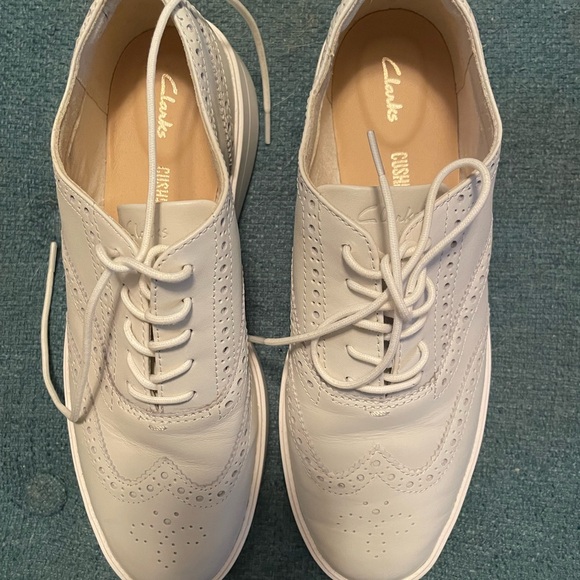 Clarks Cream Brogue Sneakers for Women - Picture 3 of 8